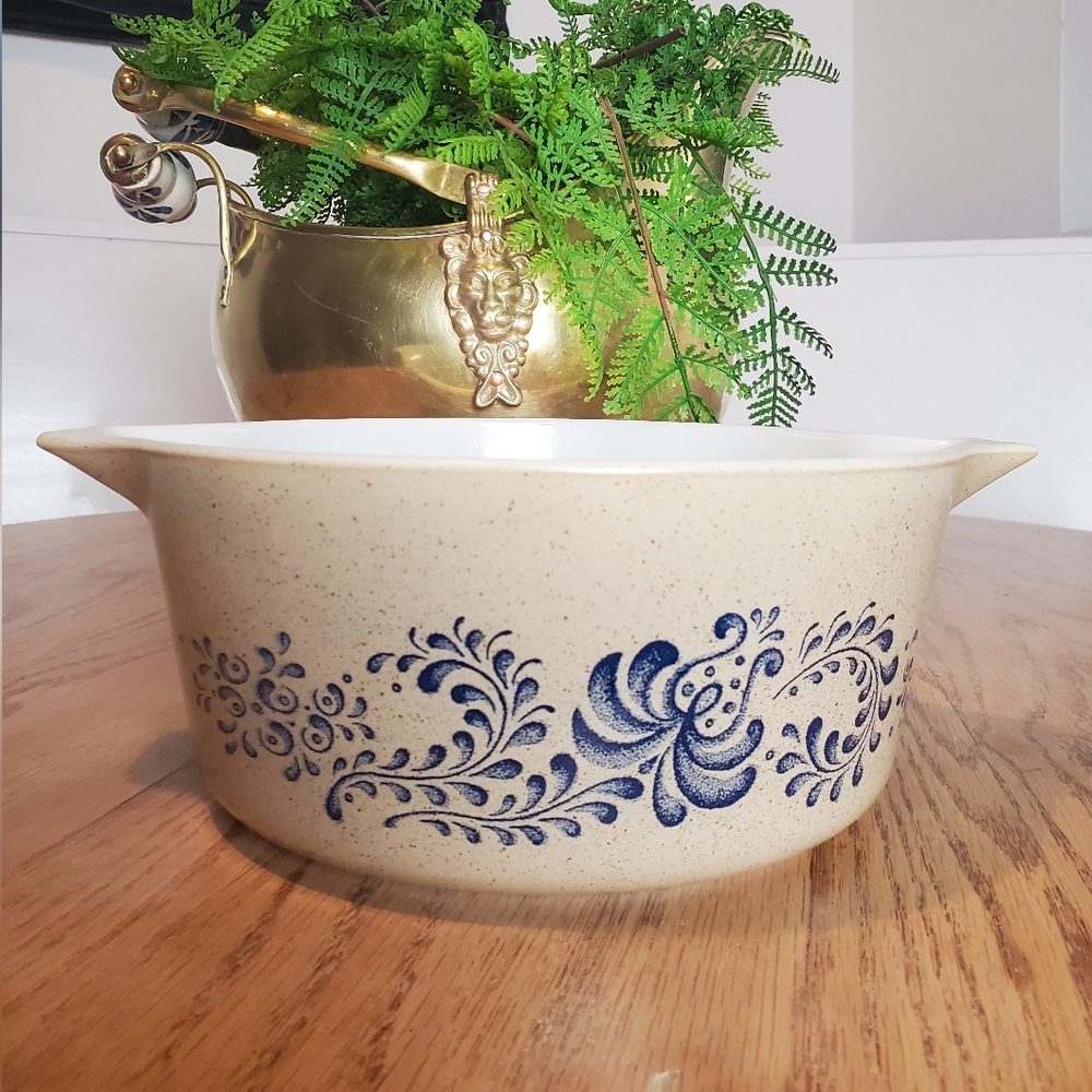 Vintage PYREX Homestead Pattern Casserole Dish | Blue and Tan 475-B 2.5 litres